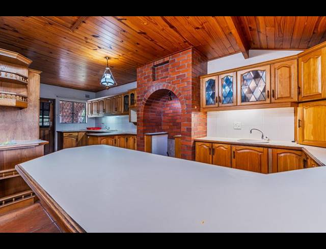 8 BEDROOM HOUSE FOR SALE IN CHASEDENE